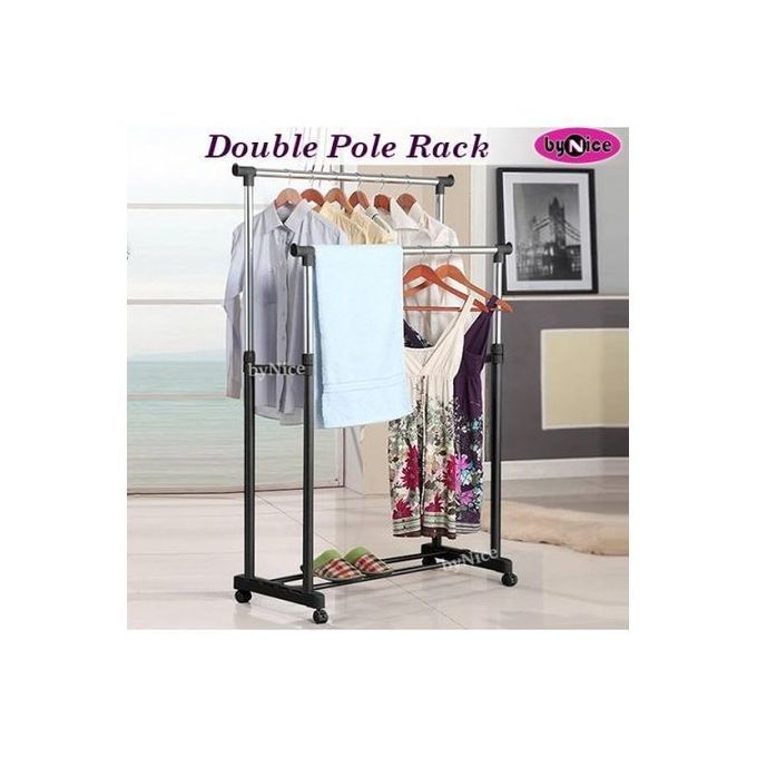Rack de rangement à double poteau télescopique pour vêtements.